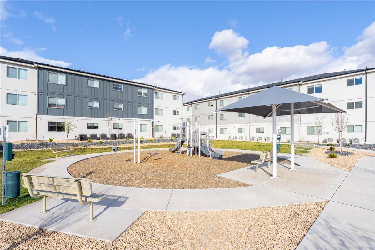 RED VISTA CONDO - Residential