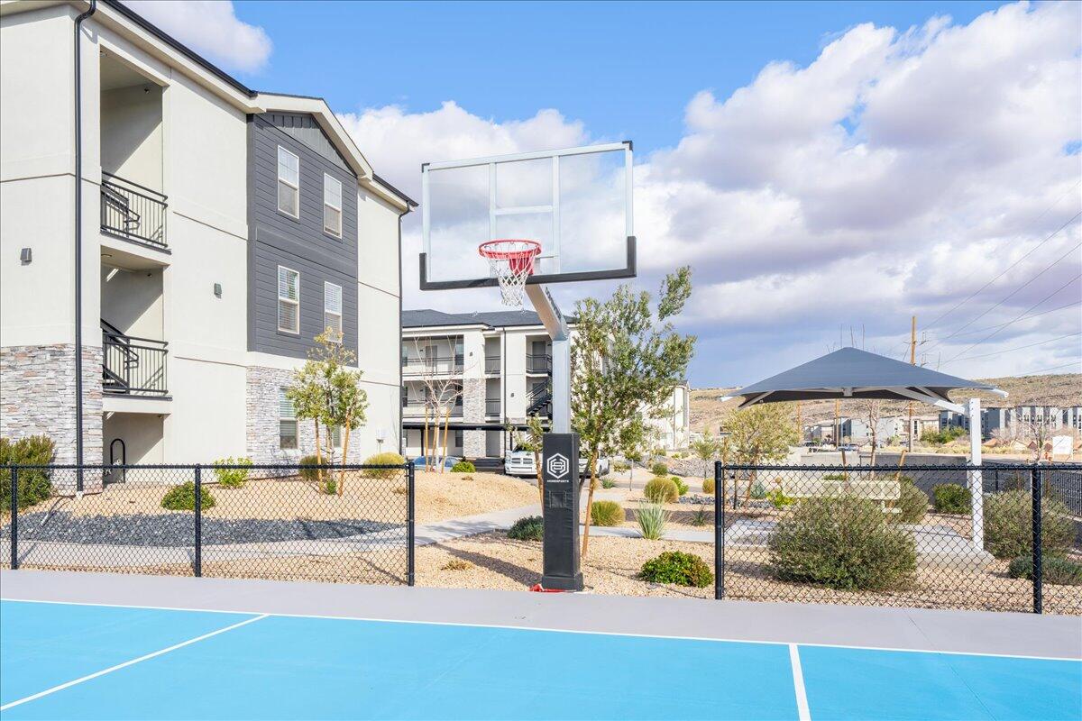 RED VISTA CONDO - Residential