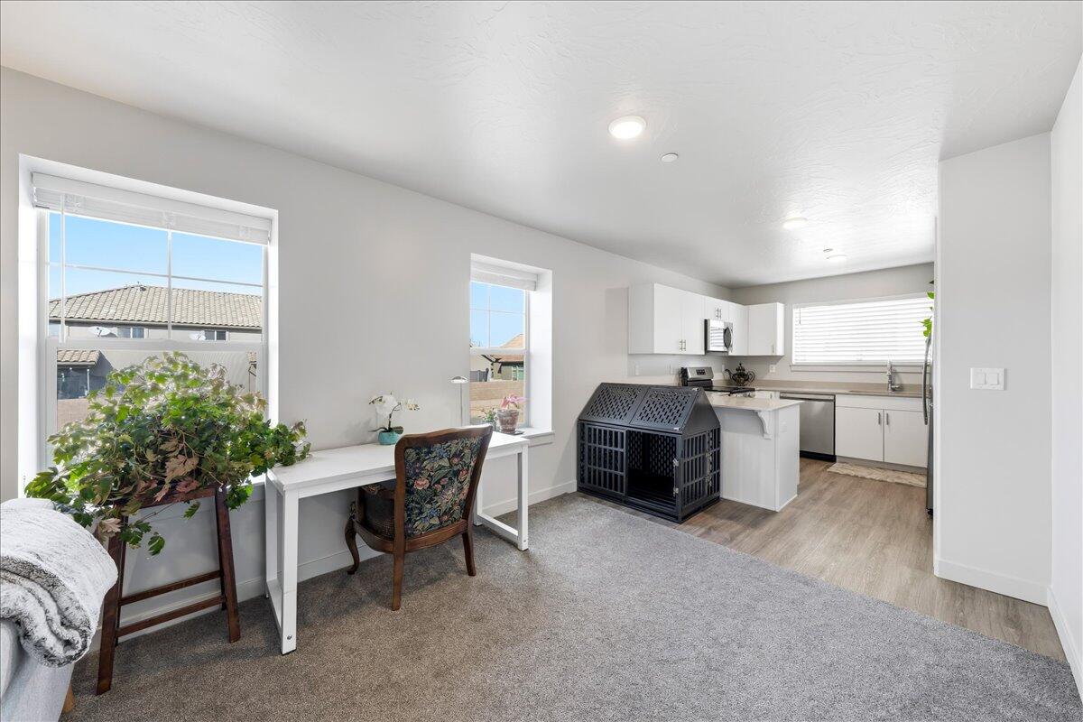 RED VISTA CONDO - Residential