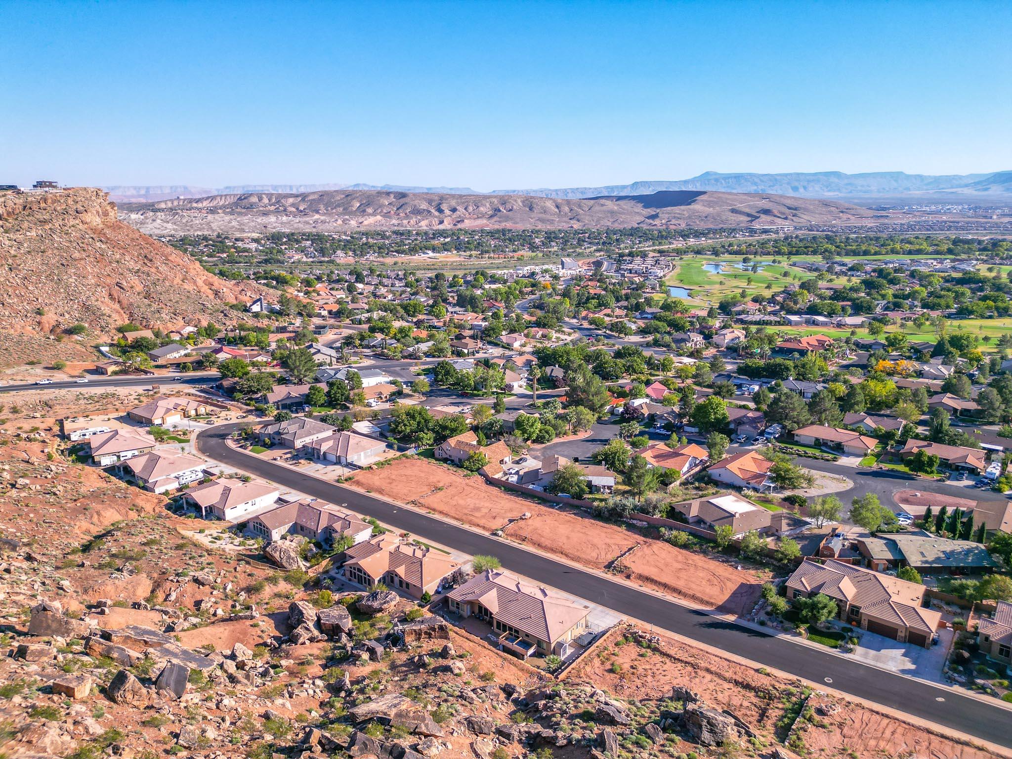 ESTATES AT BLOOMINGTON - Land