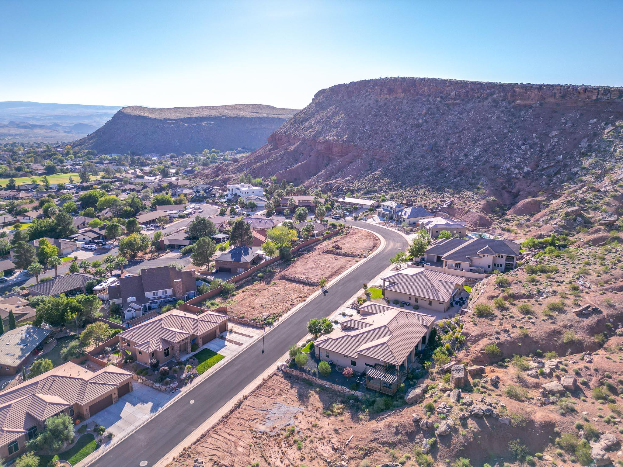 ESTATES AT BLOOMINGTON - Land