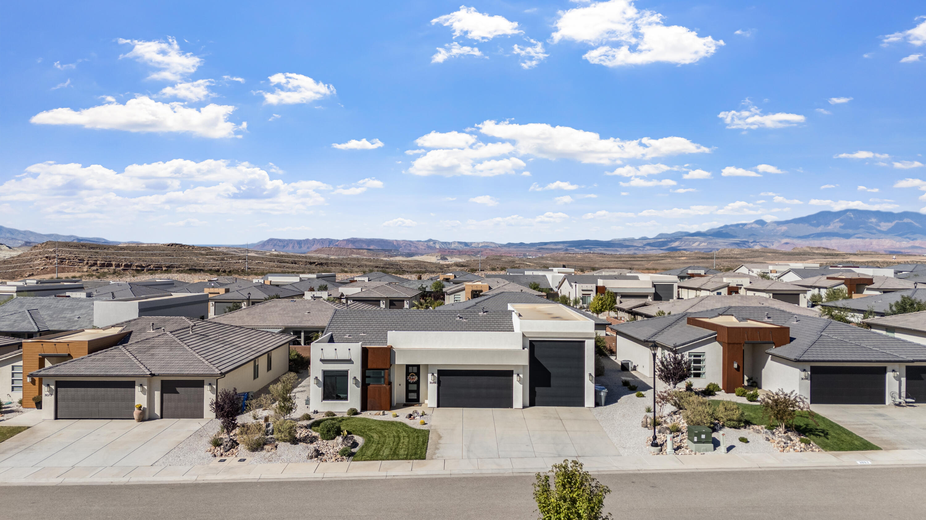 DESERT VISTA TOWNHOMES AT DESERT CANYONS - Residential