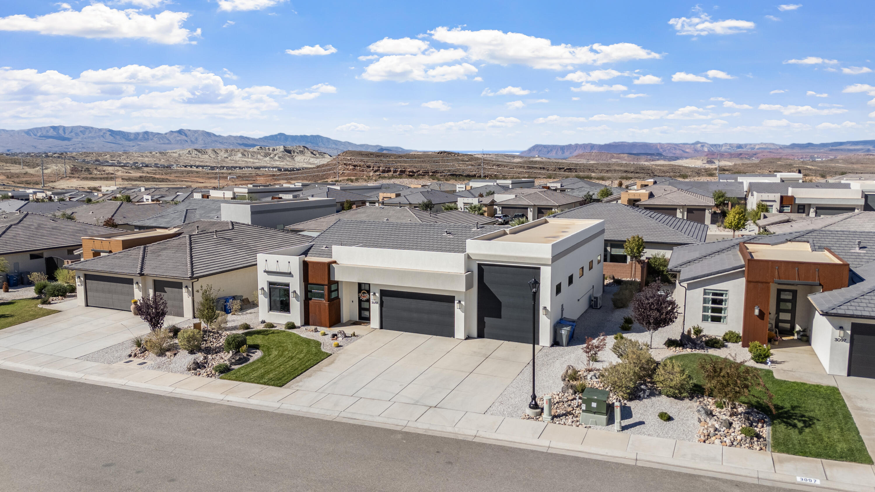 DESERT VISTA TOWNHOMES AT DESERT CANYONS - Residential
