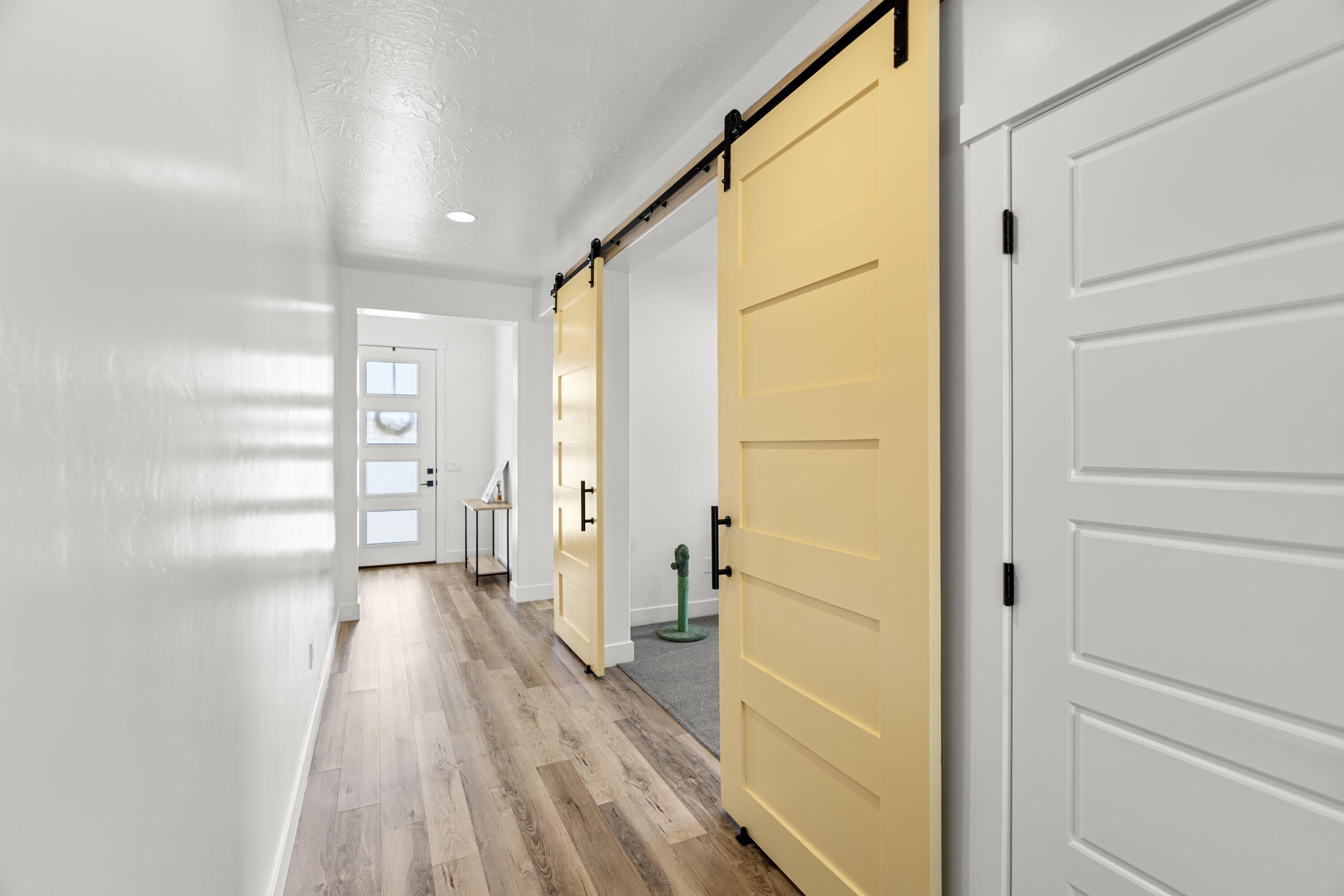 DESERT VISTA TOWNHOMES AT DESERT CANYONS - Residential