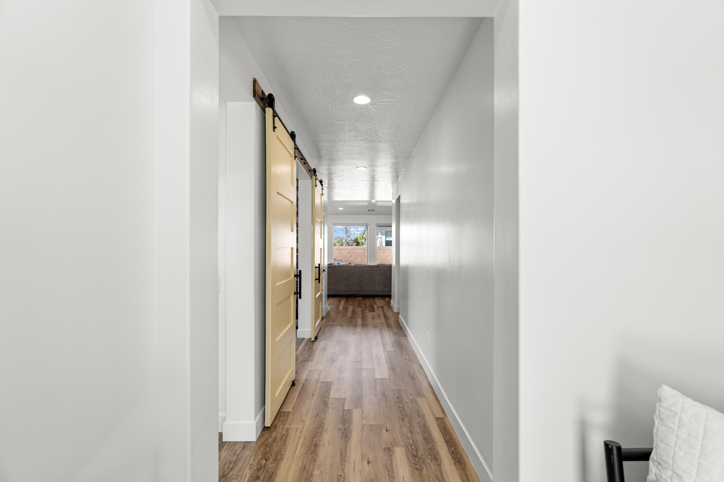 DESERT VISTA TOWNHOMES AT DESERT CANYONS - Residential