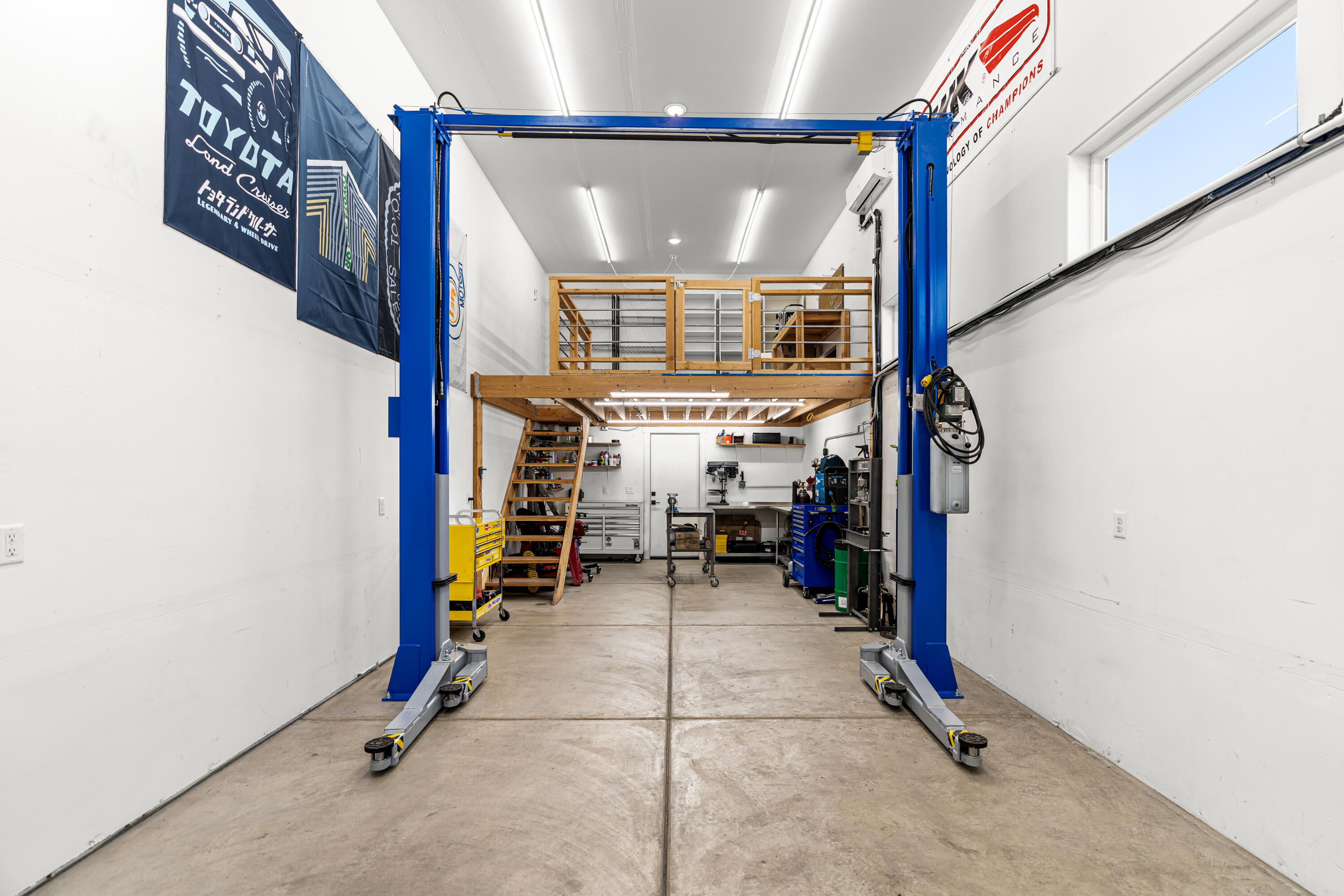 DESERT VISTA TOWNHOMES AT DESERT CANYONS - Residential