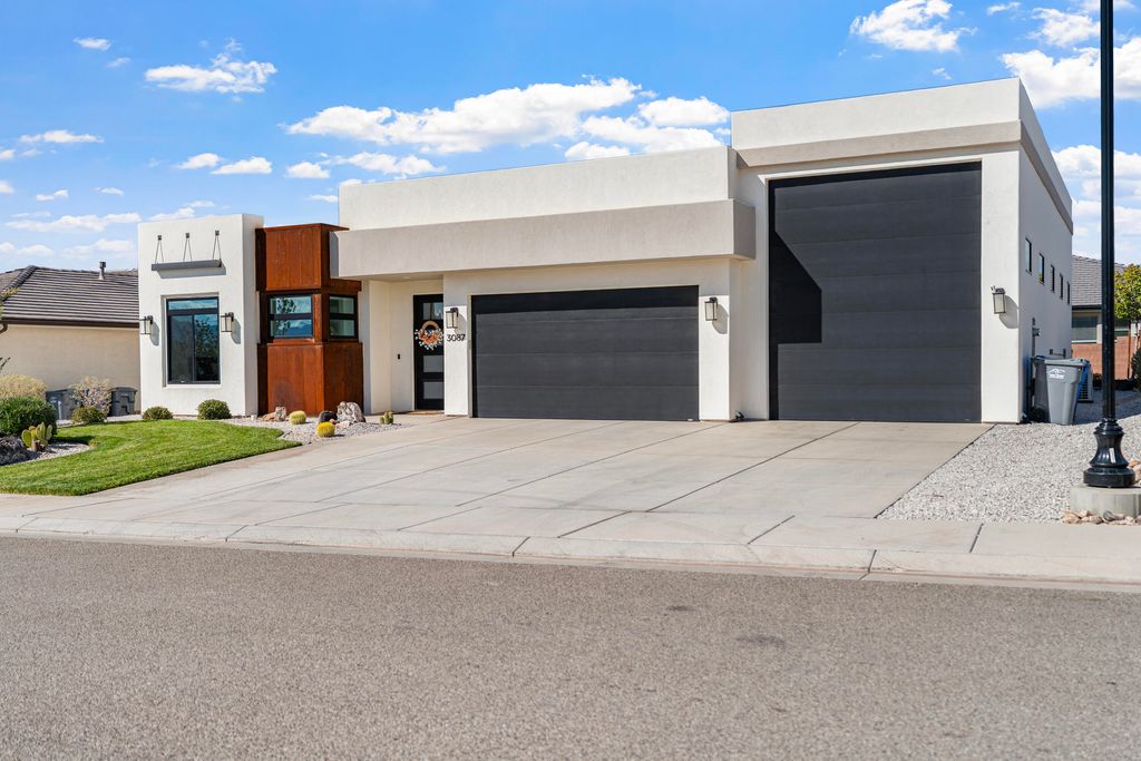 Photo of 3087 E Fuchsia DR, Saint George, UT 84790 (MLS # 25-266280)