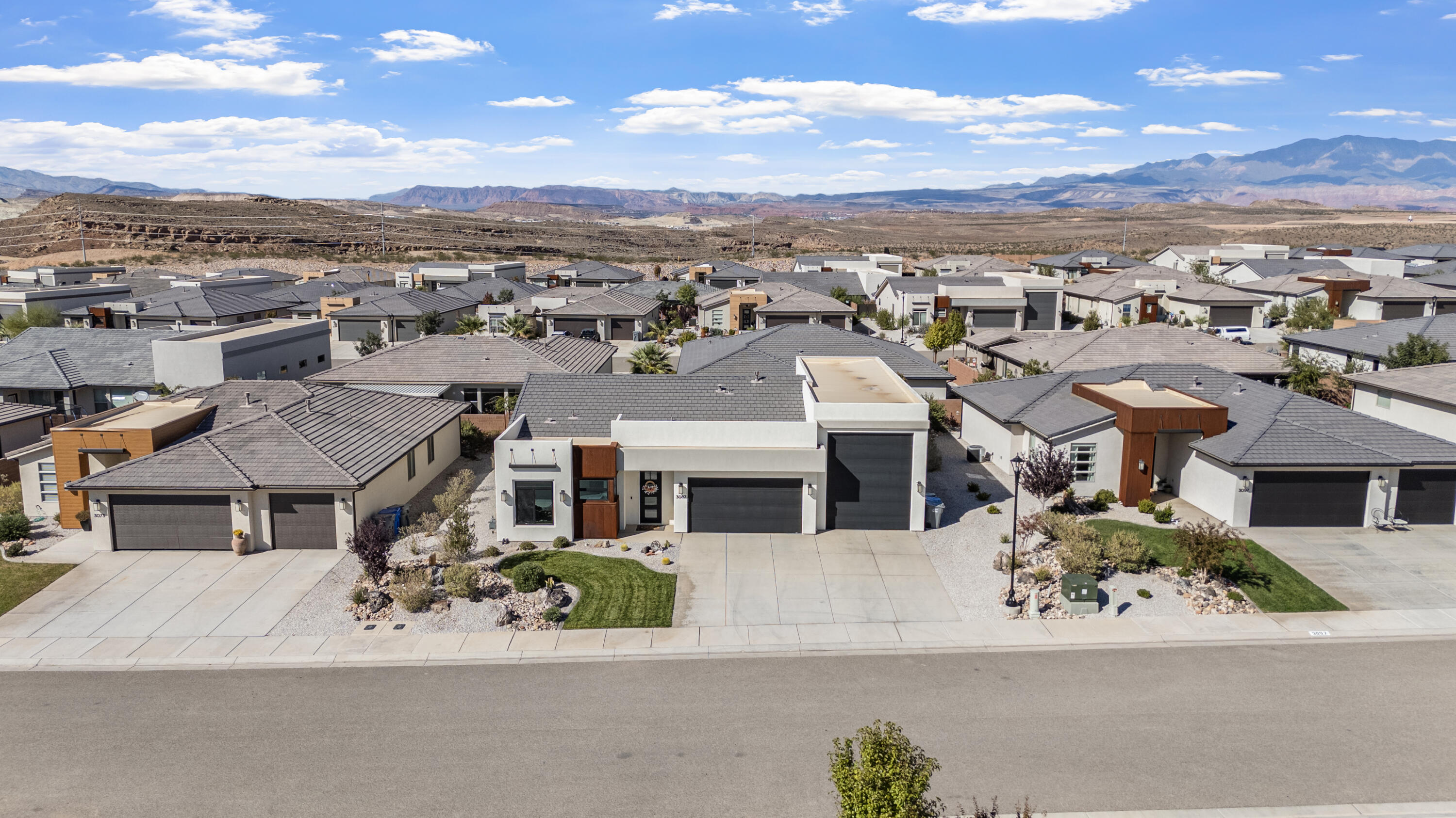 DESERT VISTA TOWNHOMES AT DESERT CANYONS - Residential