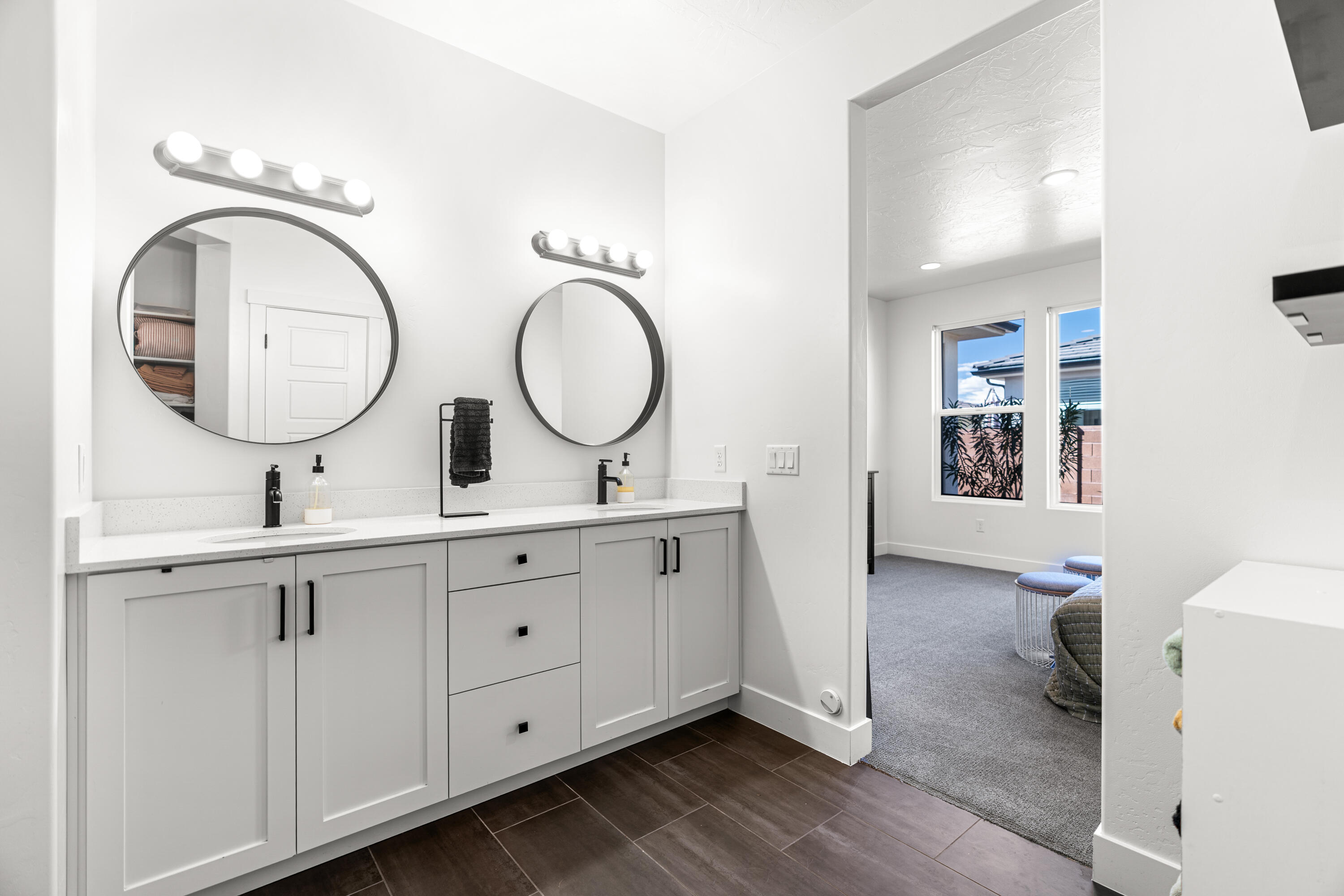 DESERT VISTA TOWNHOMES AT DESERT CANYONS - Residential