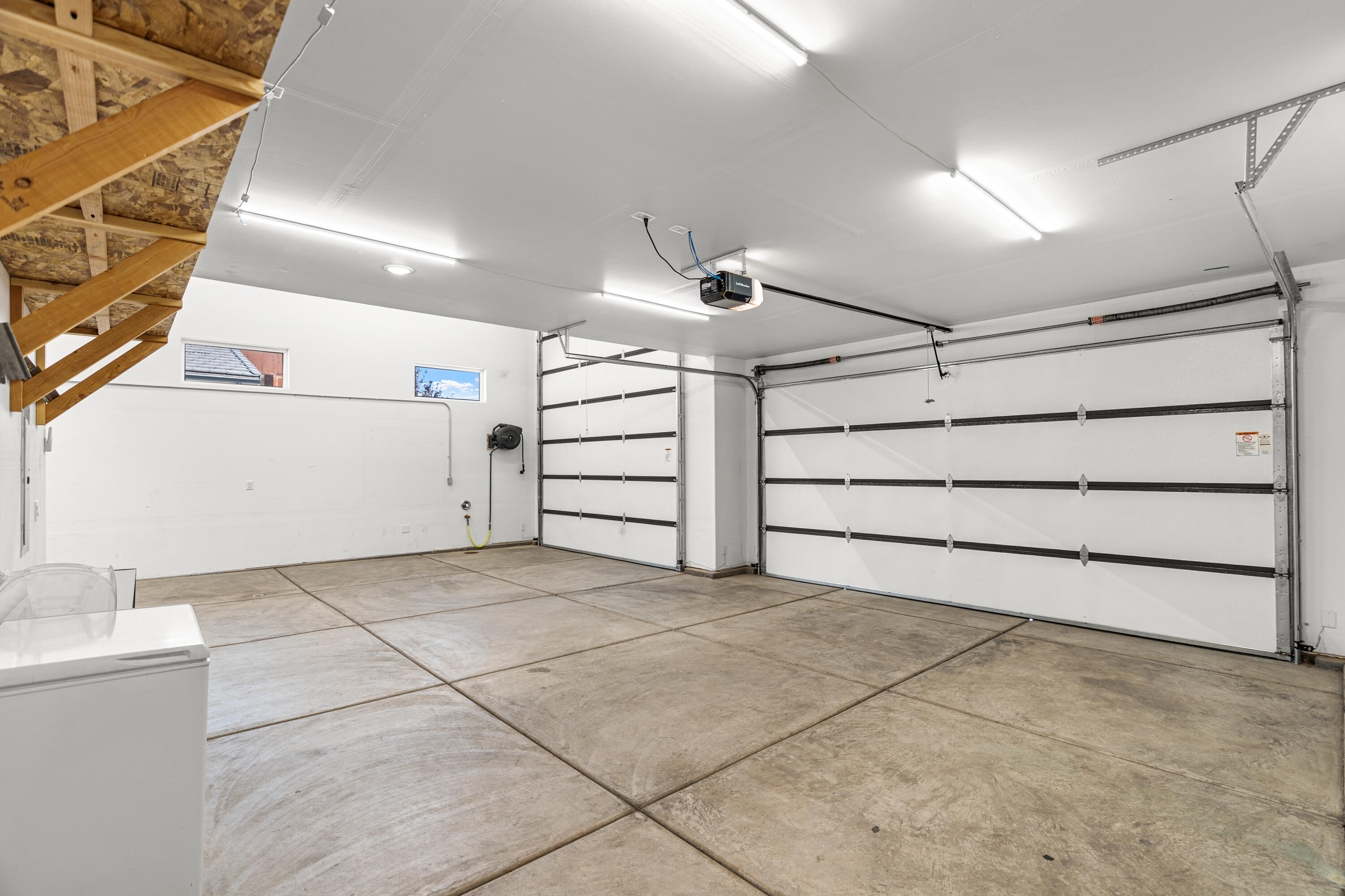 DESERT VISTA TOWNHOMES AT DESERT CANYONS - Residential