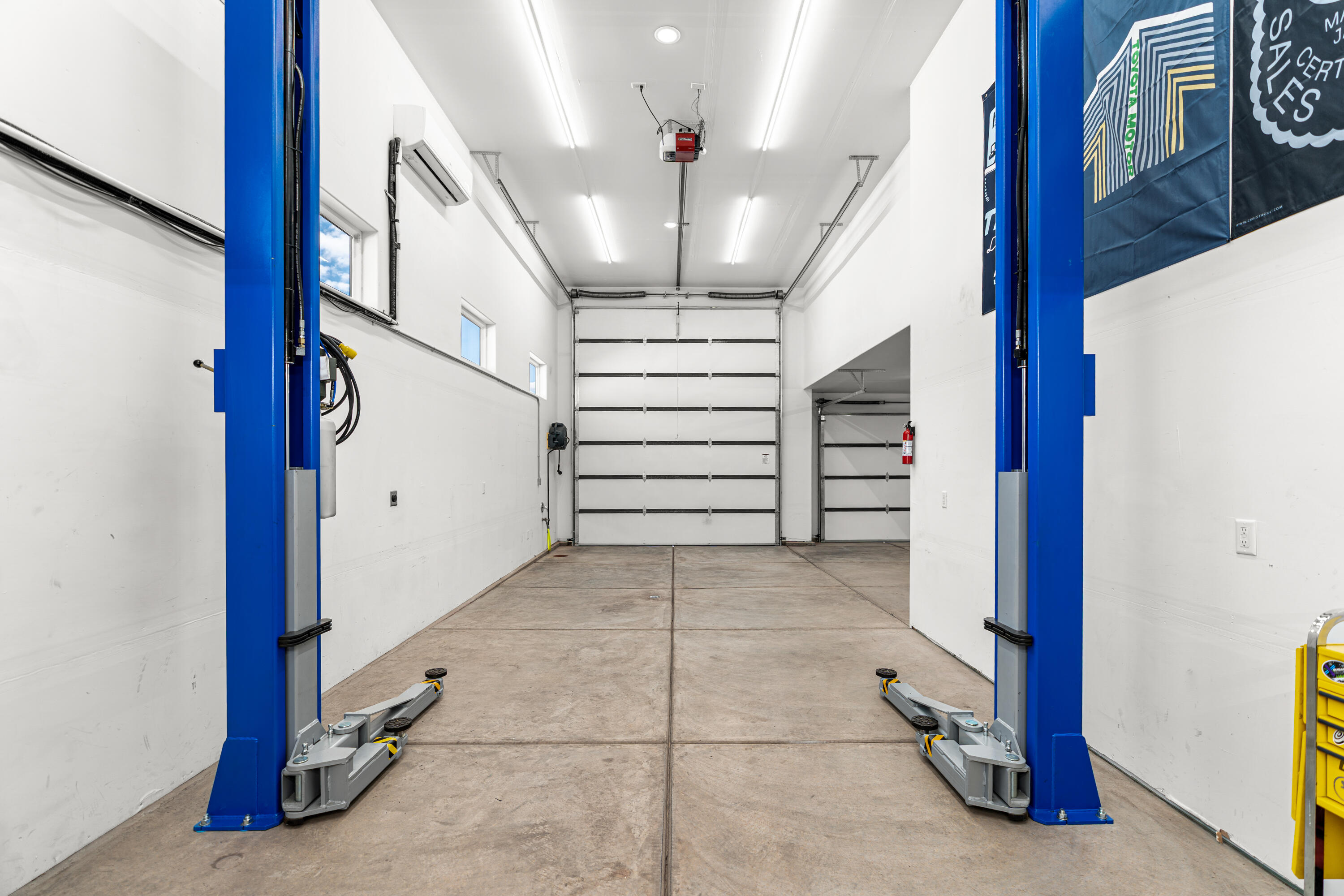 DESERT VISTA TOWNHOMES AT DESERT CANYONS - Residential