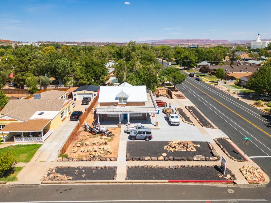 Property is currently zoned Live-Work, which is intended as a small business incubator for startups.
Examples include Cafe/Specialty-Food, Business Professional, Artist in Residence, Trade Craft,
Dressmaker, Boot Maker, Sculptor, Fabrication-Gallery on Prem, and Retail.