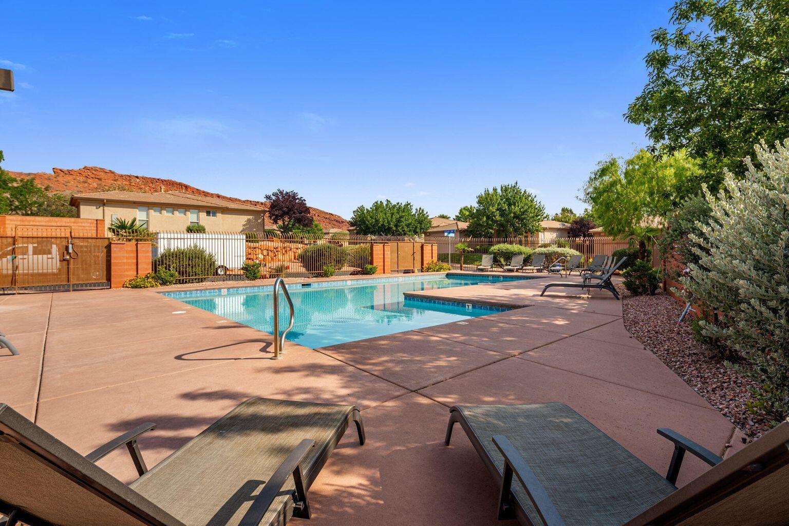 PARADISE CANYON - Residential