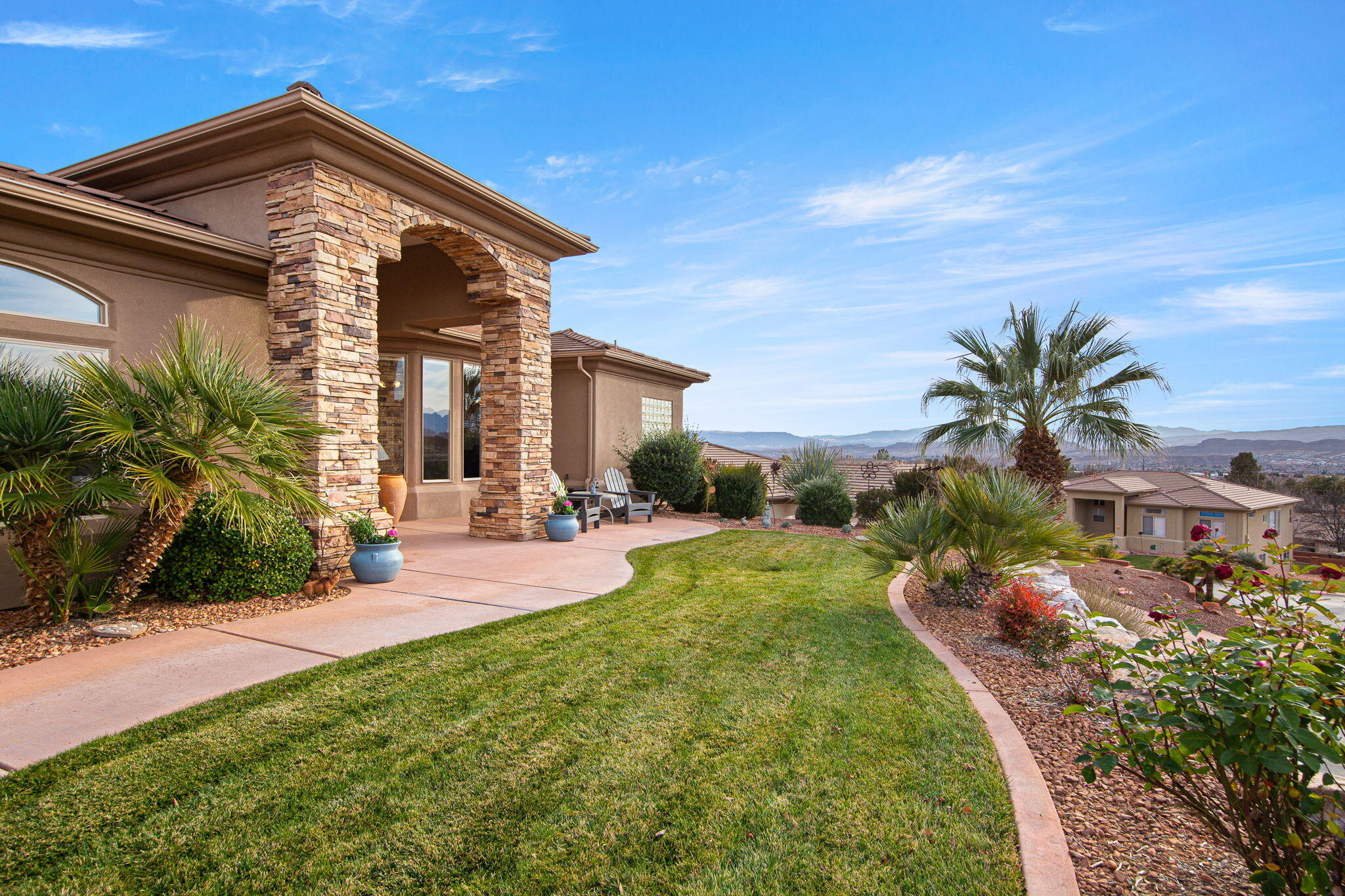 PARADISE CANYON - Residential