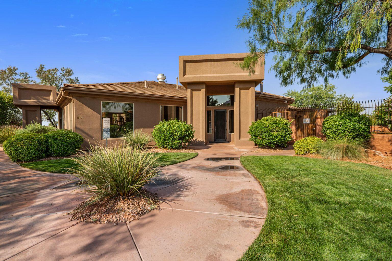 PARADISE CANYON - Residential