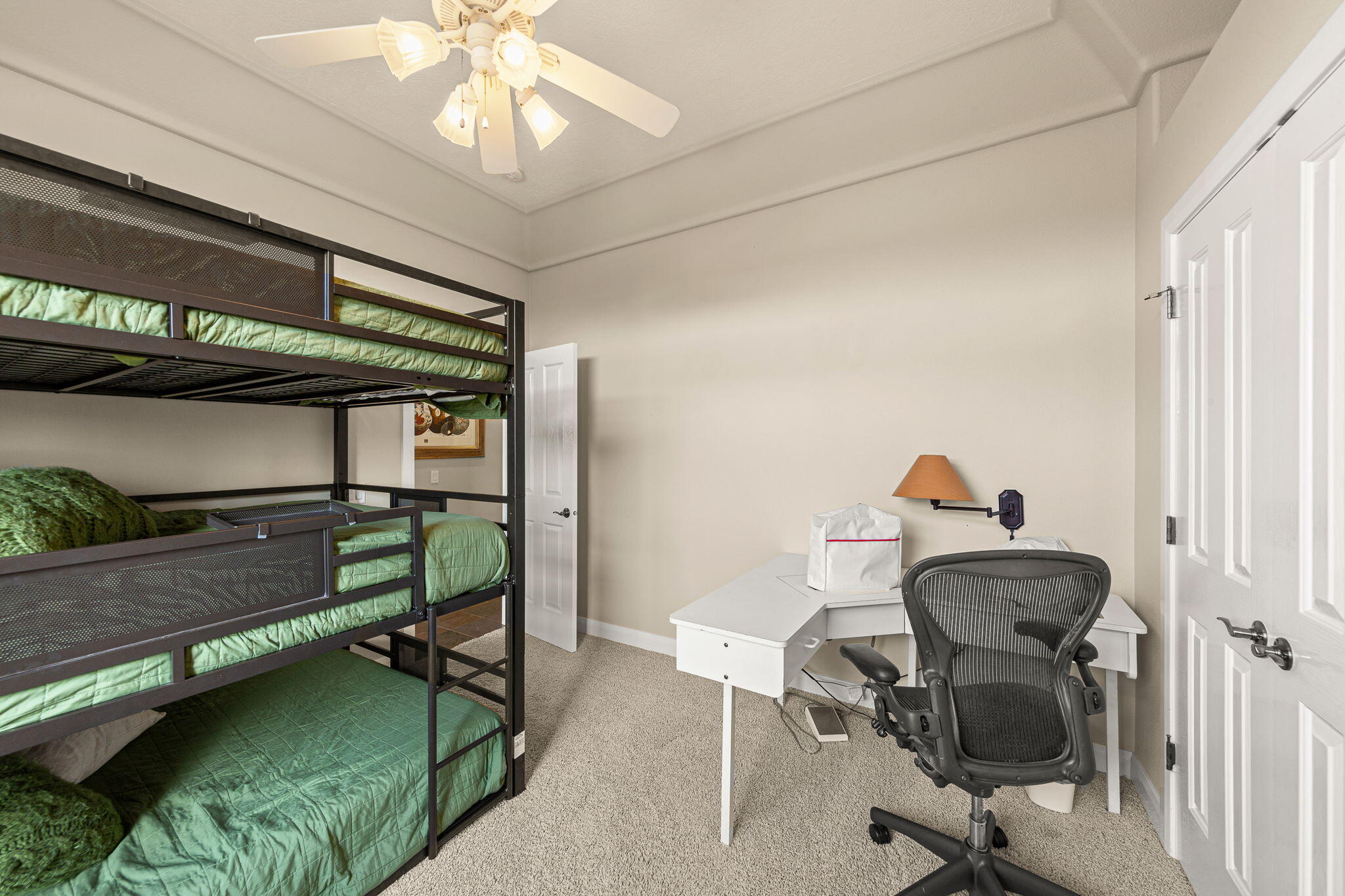 PARADISE CANYON - Residential