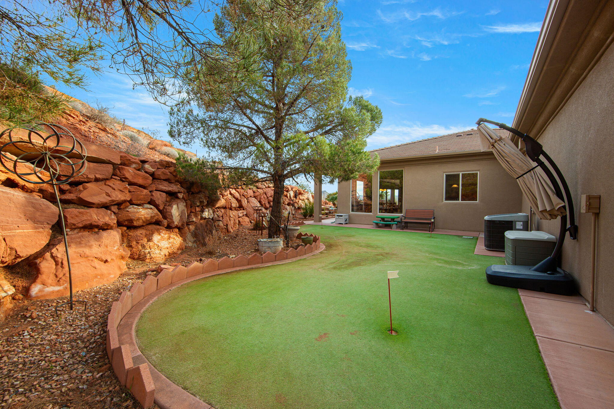 PARADISE CANYON - Residential