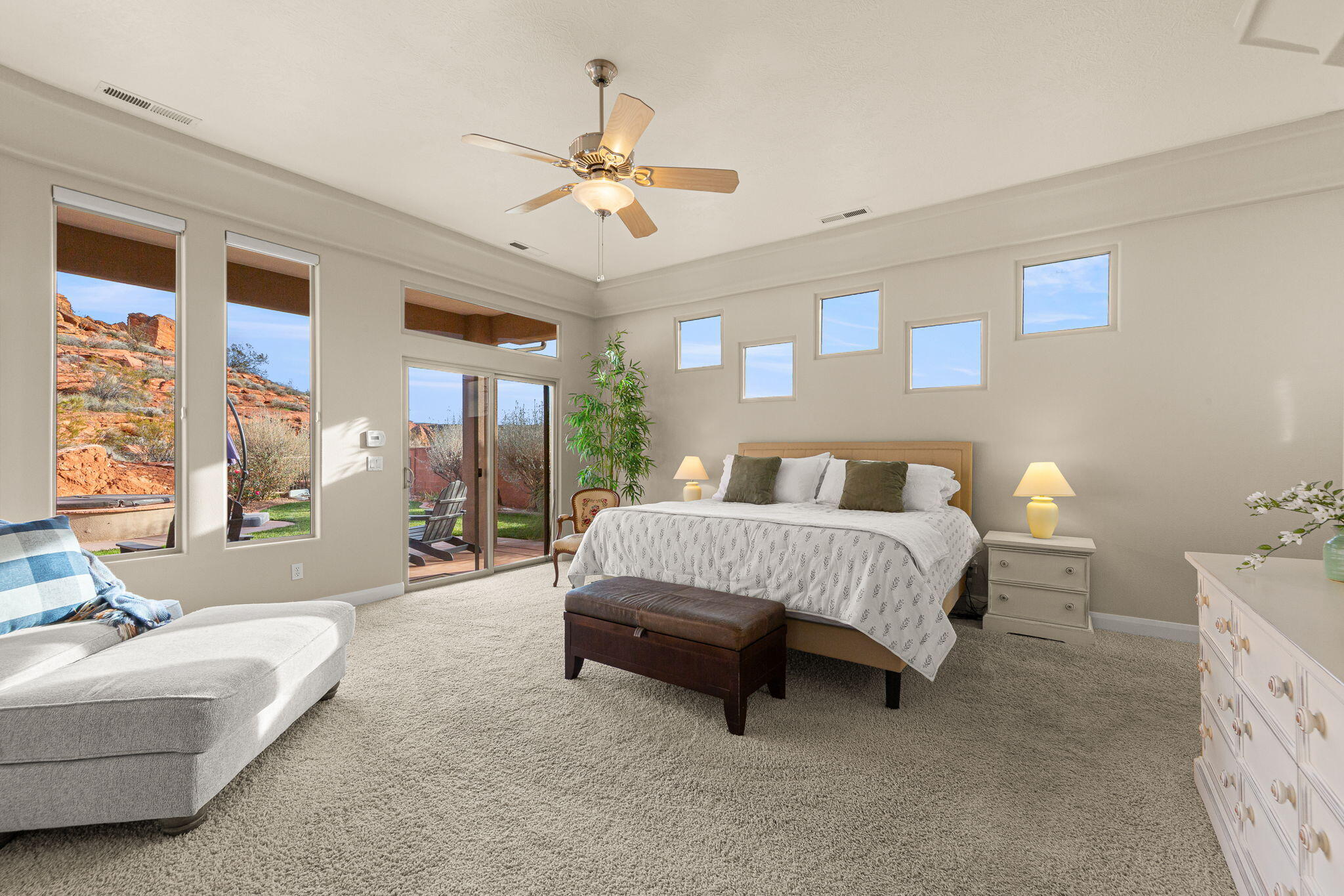 PARADISE CANYON - Residential