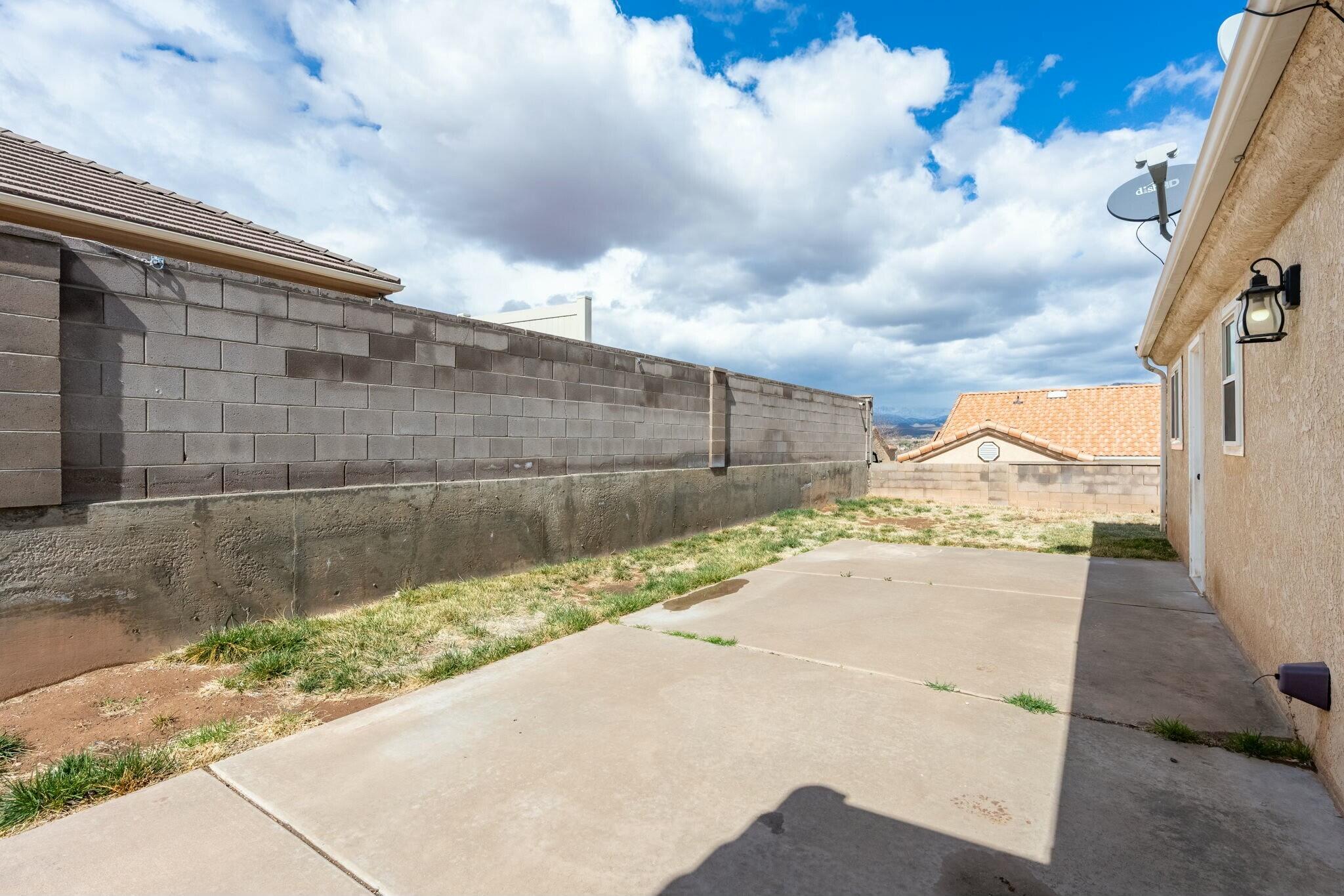 CRESTVIEW VILLAGE - Residential