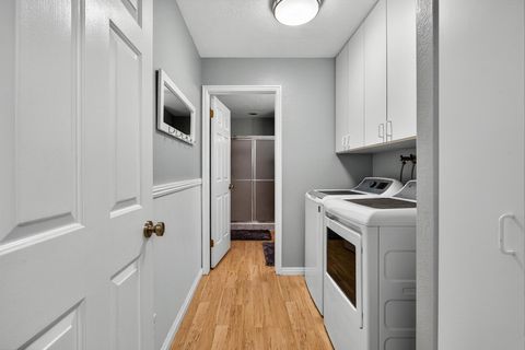 Tiny photo for 1045 E Hemlock CIR, Saint George, UT 84790 (MLS # 25-266144)