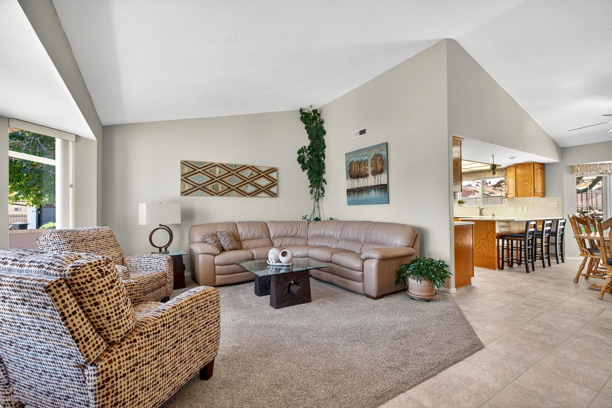 BLOOMINGTON HILLS - Residential