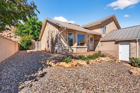 Tiny photo for 1045 E Hemlock CIR, Saint George, UT 84790 (MLS # 25-266144)