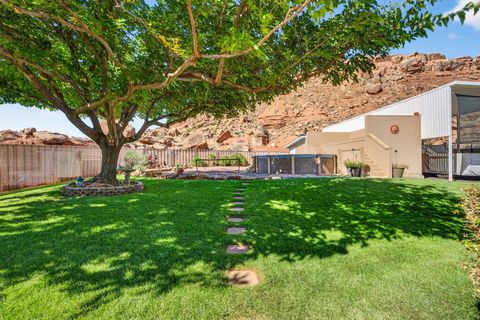 Tiny photo for 1045 E Hemlock CIR, Saint George, UT 84790 (MLS # 25-266144)