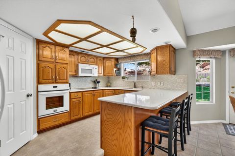 Tiny photo for 1045 E Hemlock CIR, Saint George, UT 84790 (MLS # 25-266144)