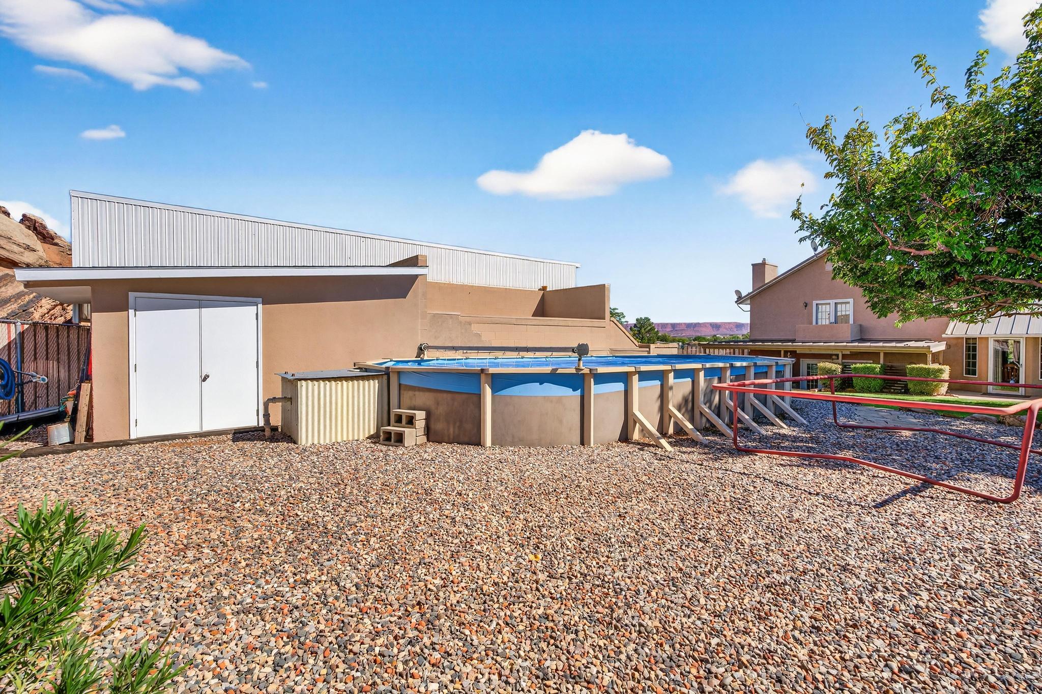 BLOOMINGTON HILLS - Residential