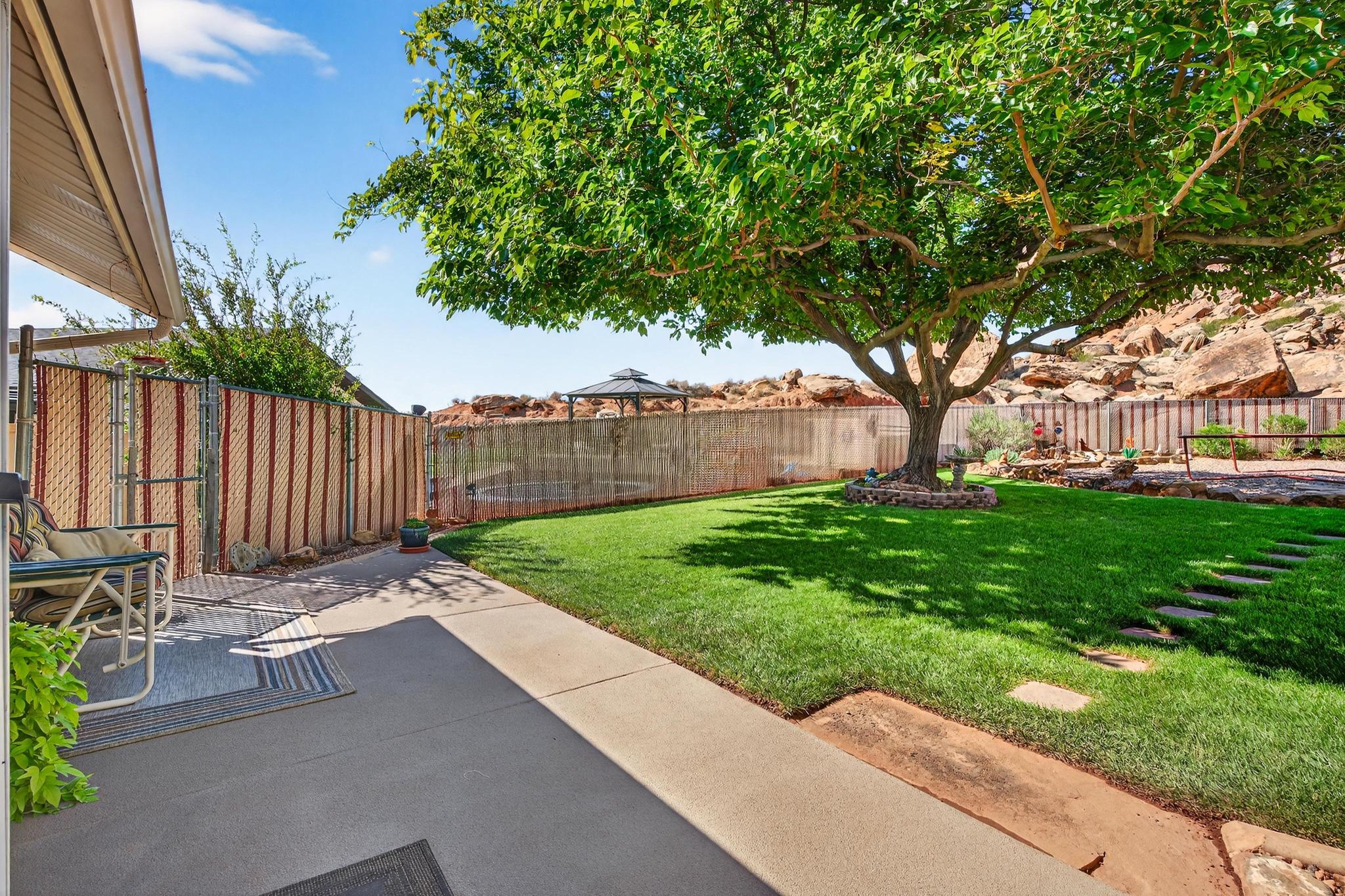 BLOOMINGTON HILLS - Residential