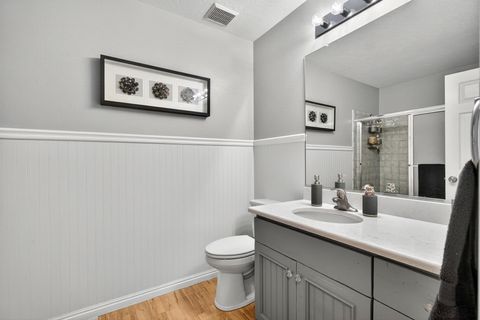 Tiny photo for 1045 E Hemlock CIR, Saint George, UT 84790 (MLS # 25-266144)