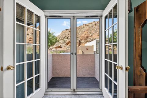 Tiny photo for 1045 E Hemlock CIR, Saint George, UT 84790 (MLS # 25-266144)