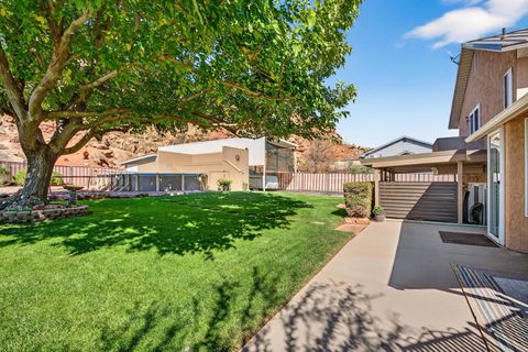 Tiny photo for 1045 E Hemlock CIR, Saint George, UT 84790 (MLS # 25-266144)
