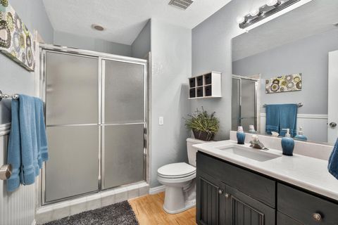 Tiny photo for 1045 E Hemlock CIR, Saint George, UT 84790 (MLS # 25-266144)