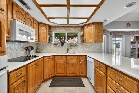 Tiny photo for 1045 E Hemlock CIR, Saint George, UT 84790 (MLS # 25-266144)