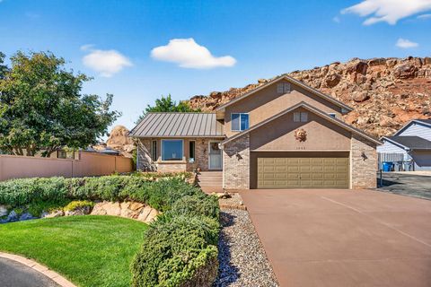 Tiny photo for 1045 E Hemlock CIR, Saint George, UT 84790 (MLS # 25-266144)