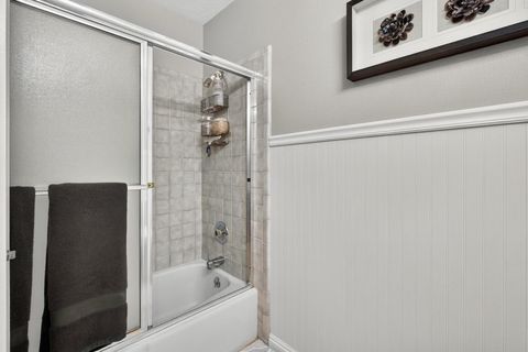 Tiny photo for 1045 E Hemlock CIR, Saint George, UT 84790 (MLS # 25-266144)