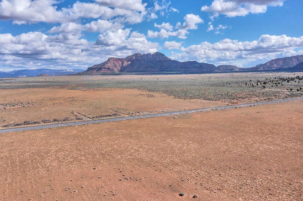 Photo of 421 S Coyote RD, Apple Valley, UT 84737 (MLS # 26-271565)