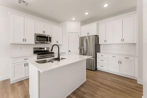 Tiny photo for 897 W Boxthorn DR, Saint George, UT 84790 (MLS # 26-271898)