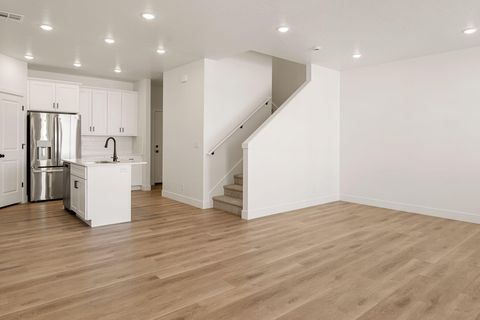 Tiny photo for 897 W Boxthorn DR, Saint George, UT 84790 (MLS # 26-271898)