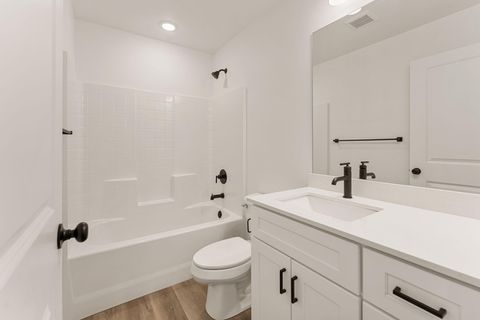 Tiny photo for 897 W Boxthorn DR, Saint George, UT 84790 (MLS # 26-271898)