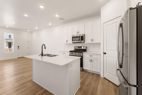 Tiny photo for 897 W Boxthorn DR, Saint George, UT 84790 (MLS # 26-271898)