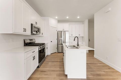 Tiny photo for 897 W Boxthorn DR, Saint George, UT 84790 (MLS # 26-271898)