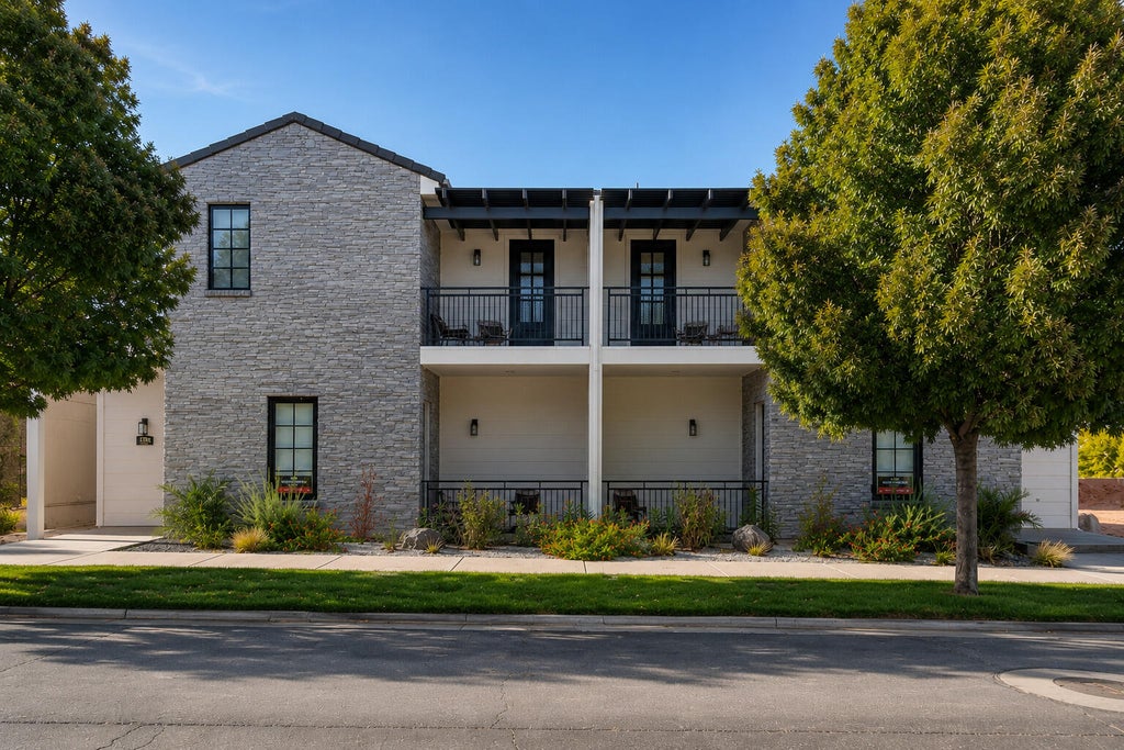 Photo of 1380 S Windsor Parkway, Hurricane, UT 84737 (MLS # 26-275362)