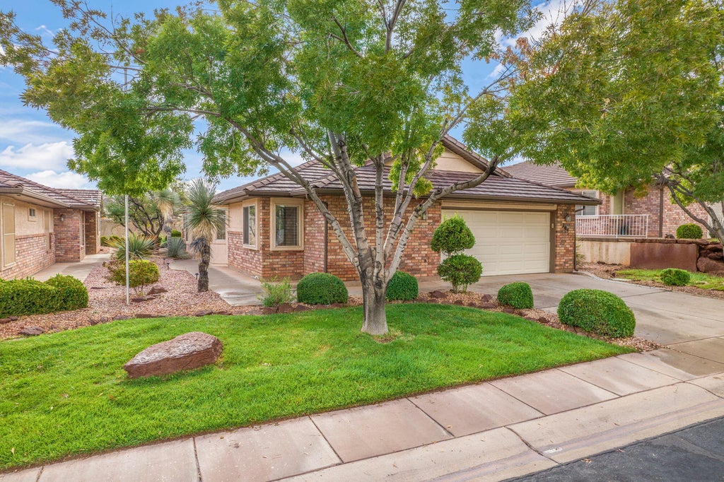 Photo of 705 W Uxbridge DR, Saint George, UT 84770 (MLS # 26-277153)