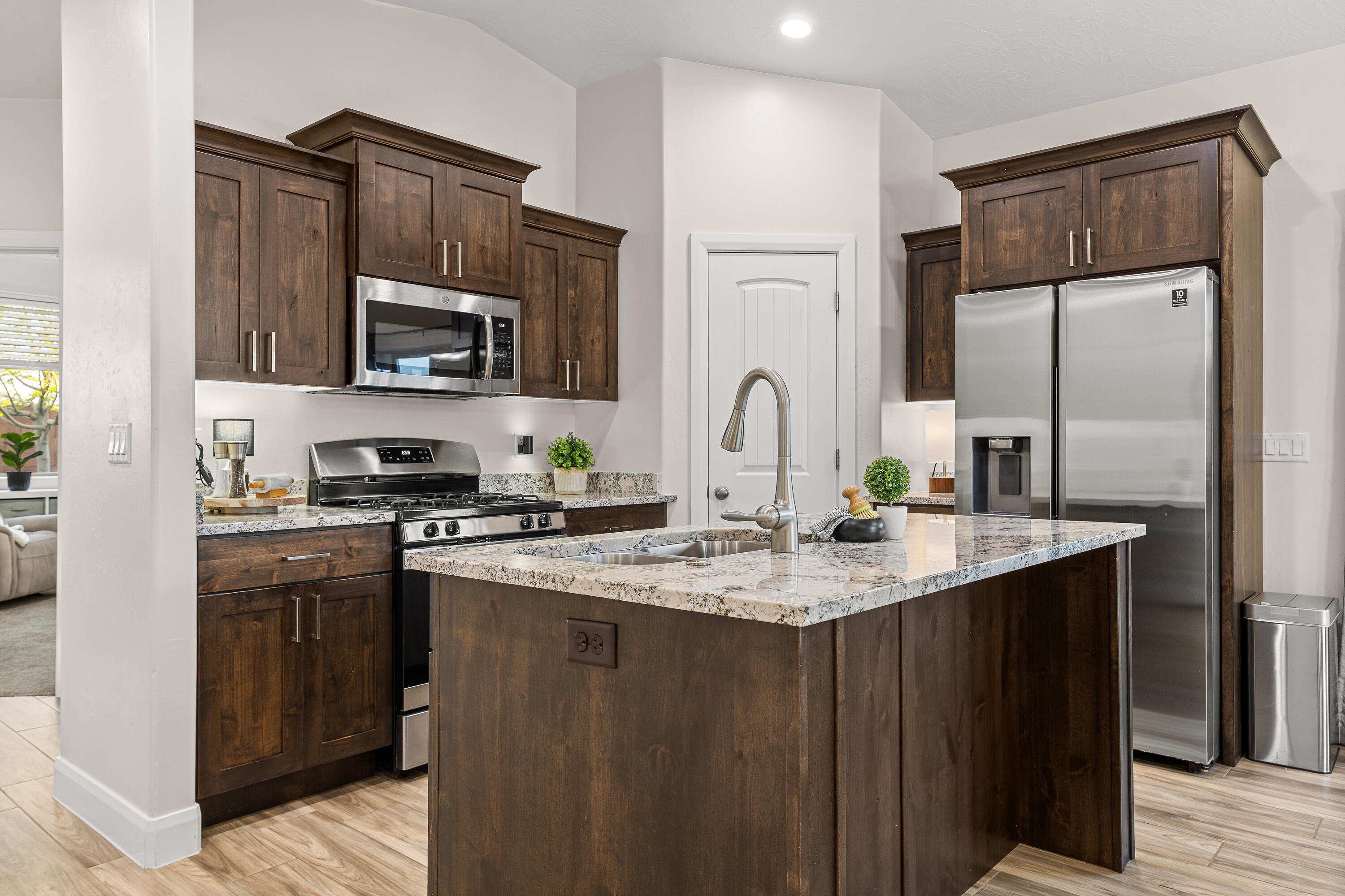 ZIONS GATE ESTATES - Residential