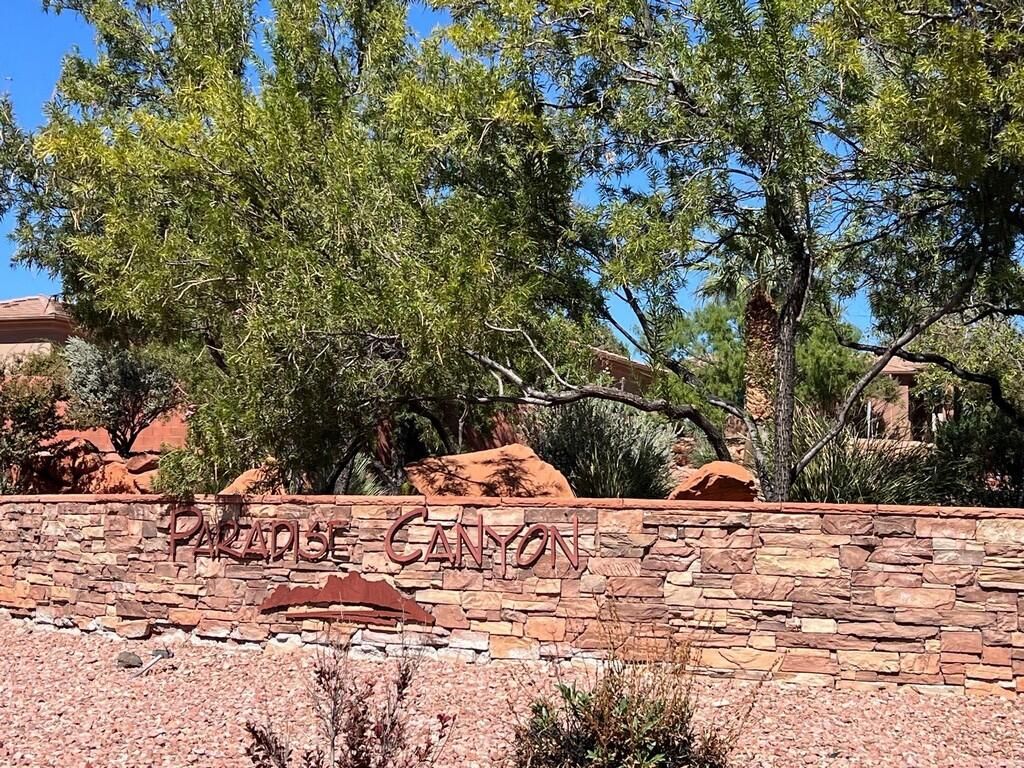 Photo of 1533 N Primrose CIR, Saint George, UT 84770 (MLS # 25-266059)