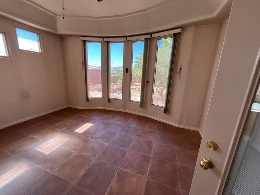 PARADISE CANYON - Residential