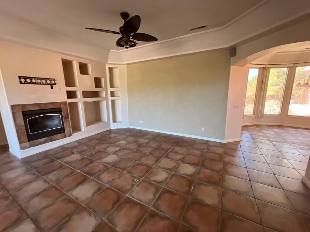 PARADISE CANYON - Residential