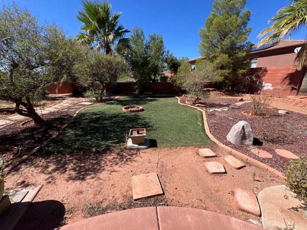 PARADISE CANYON - Residential